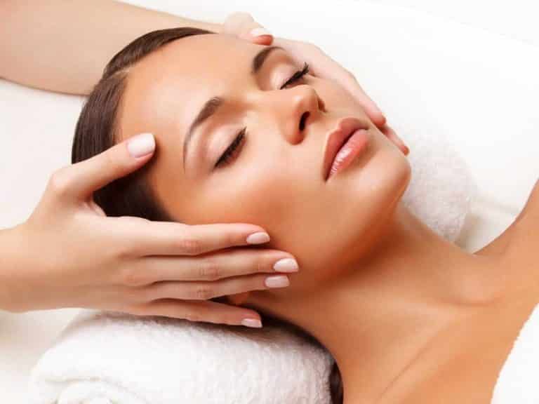 Top 3 Reasons To Get A Facial By A Professional|Skin Care>Professional Skin Care
